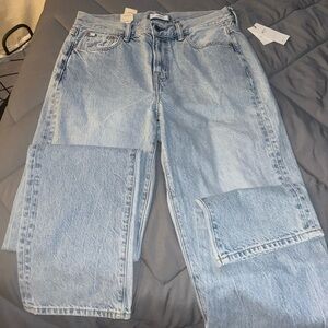 AE77 Premium Slouch Jeans…size 4….NWT